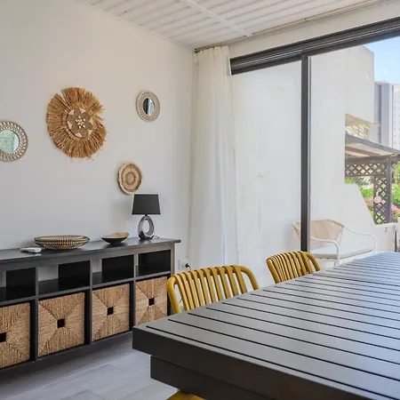 Taheli's Modern Townhouse With A Pool Apartamento Paphos